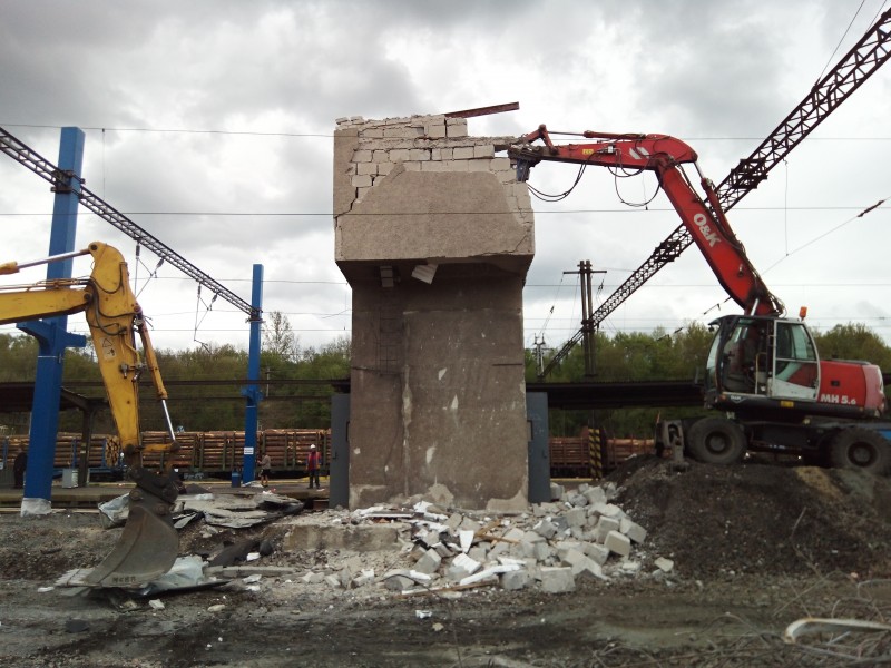 ŽST Beroun – demolice výtahových šachet